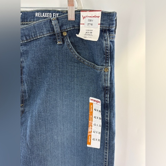 Wrangler Men's Relaxed Fit Denim Jeans in Blue - Picture 3 of 5